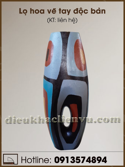 Lọ hoa vẽ tay độc bản